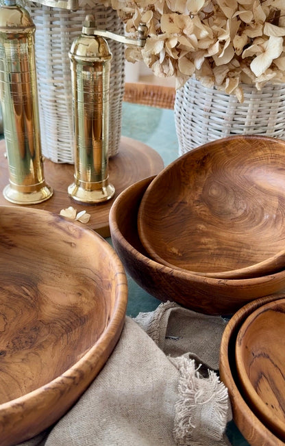 Handcrafted Teak Bowl Set – 5 Nesting Pieces in Timeless Design
