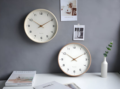 Silent Wall Clock with Wood Finish – Nordic Quartz Design