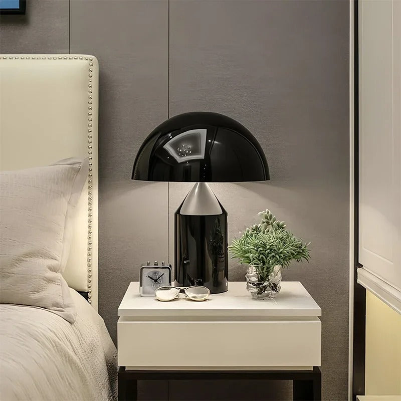 Sculptura Table Lamp – Modern Metal Design with Artistic Elegance